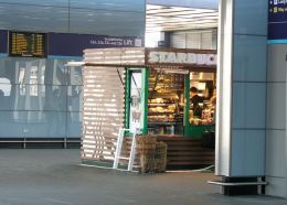 Starbucks unit, Reading station